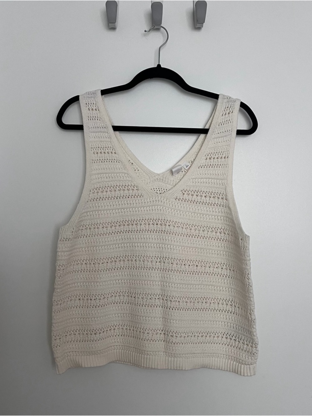 Large Gap Sweater Tank